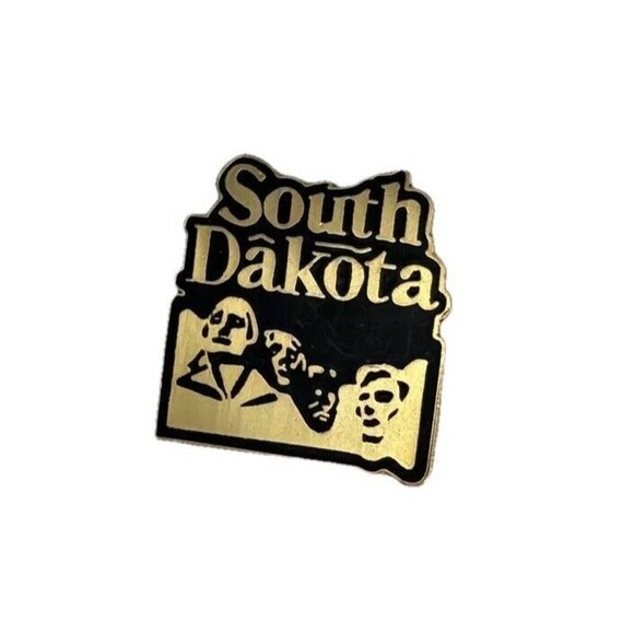 South Dakota USA Mount Rushmore Presidents Souvenir Metal Lapel Pin Pinback Gold - Picture 1 of 3